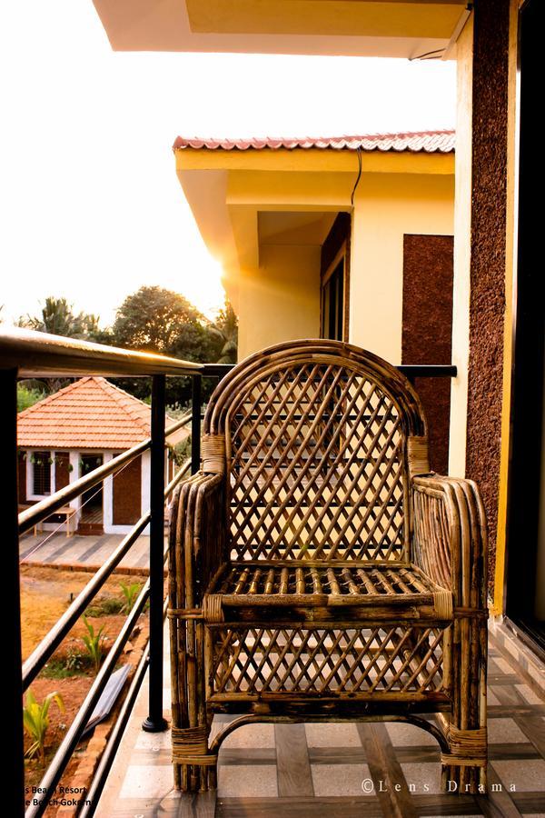 โลตัส บีช รีสอร์ต Hotel โกการ์นา ภายนอก รูปภาพ