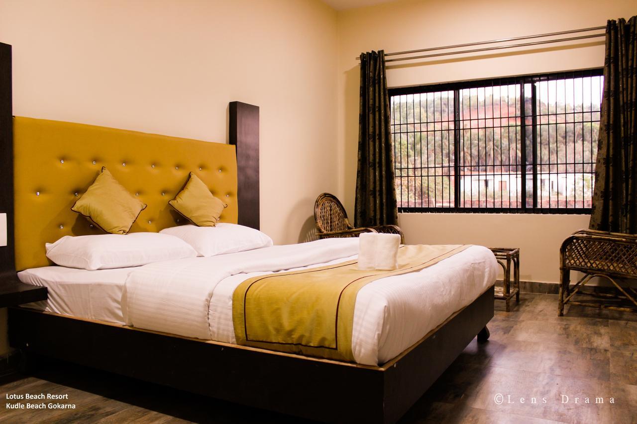 โลตัส บีช รีสอร์ต Hotel โกการ์นา ภายนอก รูปภาพ