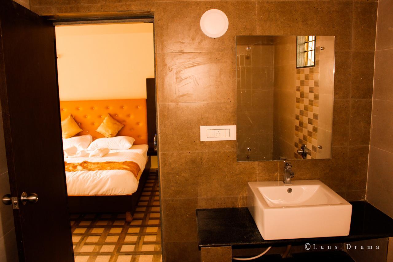 โลตัส บีช รีสอร์ต Hotel โกการ์นา ภายนอก รูปภาพ